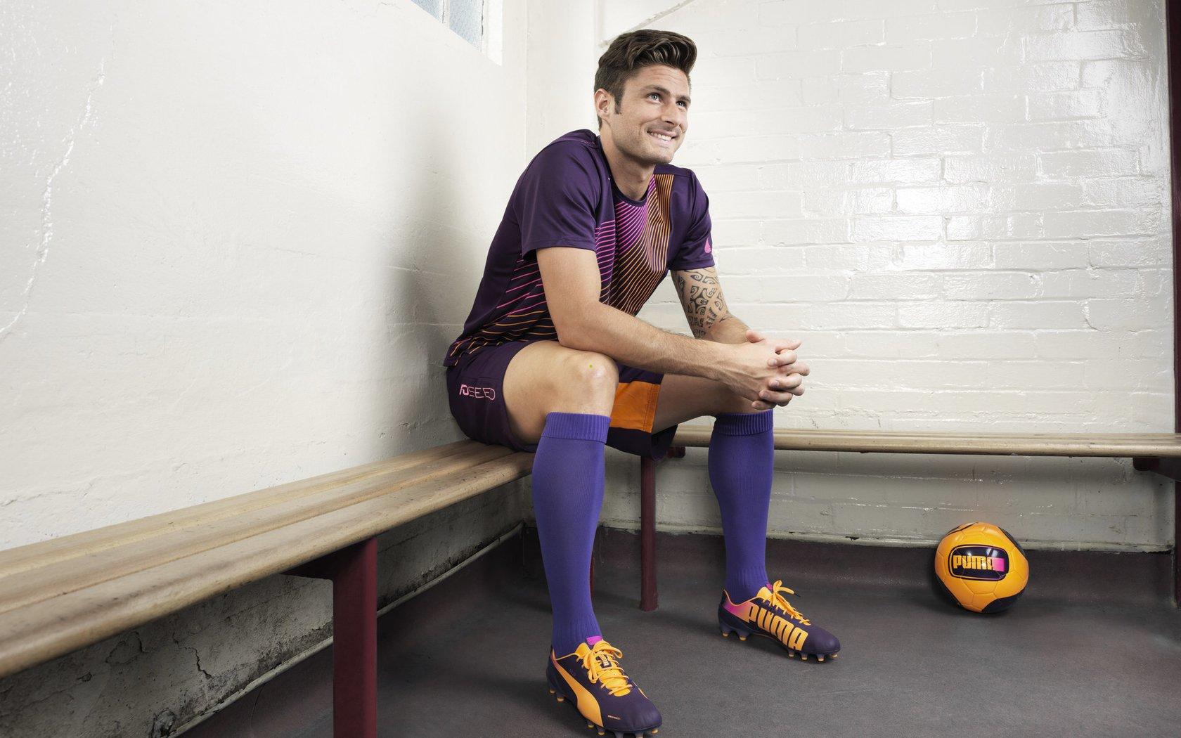 英超争冠白热化，曼城、阿森纳、利物浦三强鼎立，赛季末决战在即